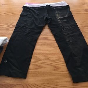 Lululemon size 10 cropped yoga pants
